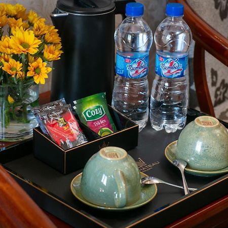 Delica Premium Hotel Hanoi Bagian luar foto