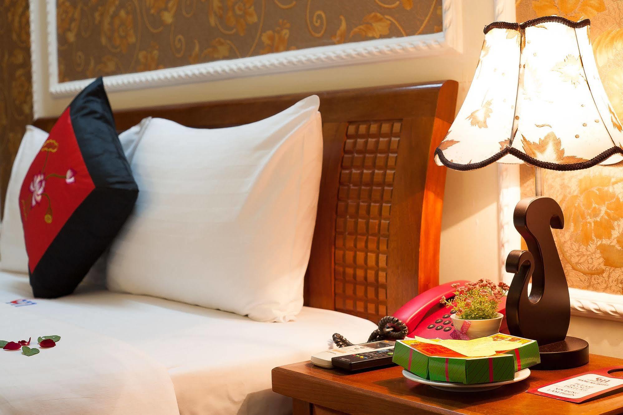 Delica Premium Hotel Hanoi Bagian luar foto